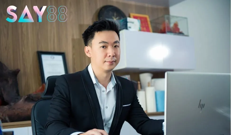 Tiểu sử Tác Giả Phạm Vinh